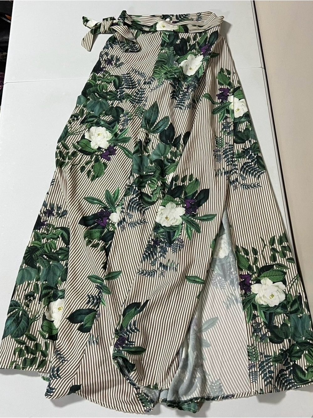 Haute Rogue Beige Striped Floral Wrap Split-Leg Maxi Skirt Bottoms Size S 🤎💚✨